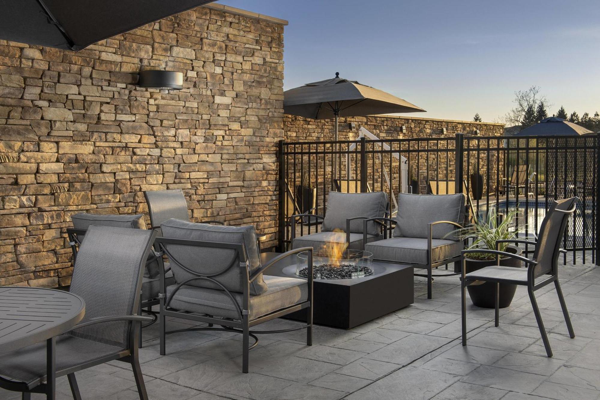 Fairfield Inn & Suites By Marriott Santa Rosa ロナート・パーク エクステリア 写真