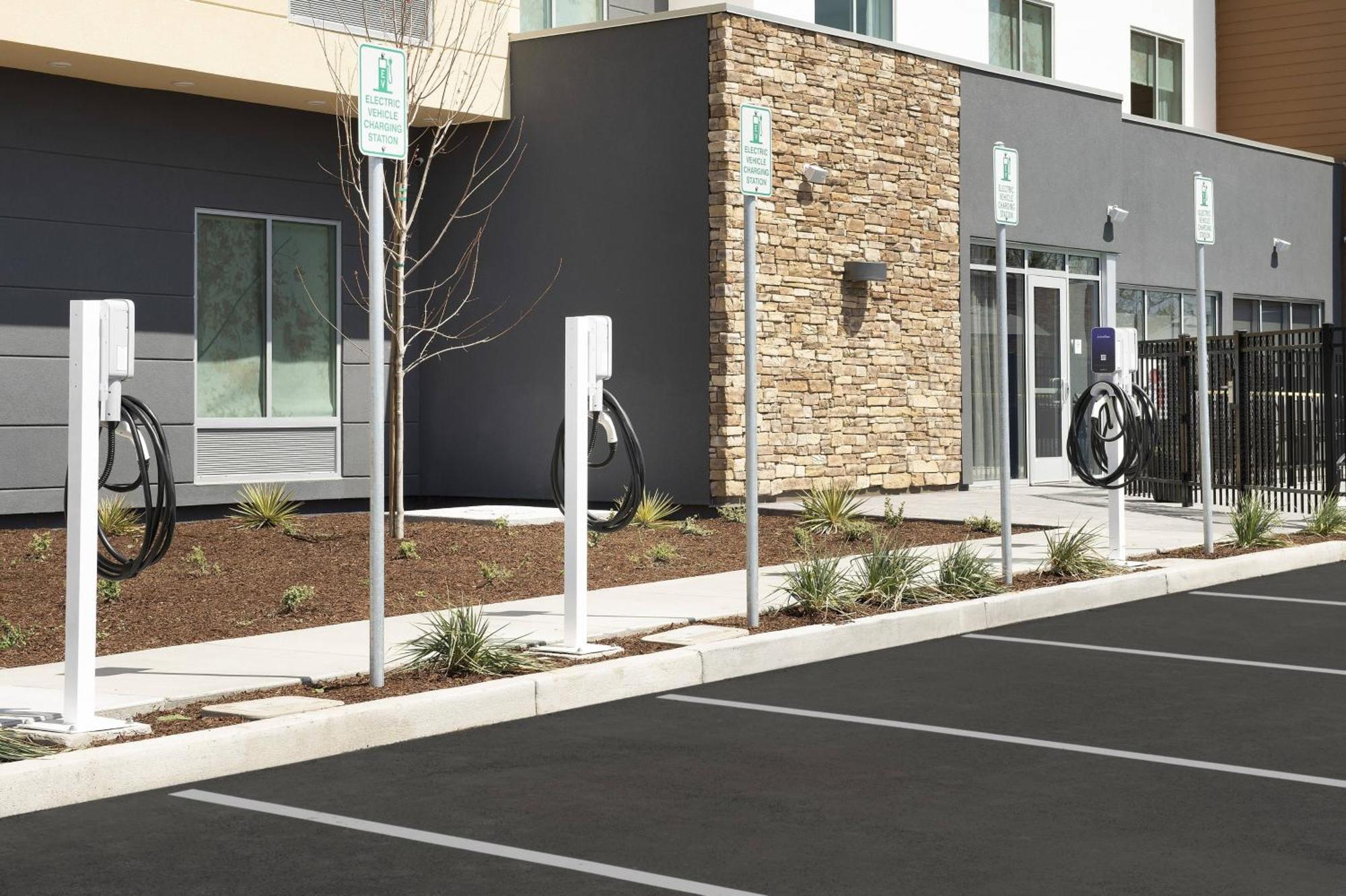 Fairfield Inn & Suites By Marriott Santa Rosa ロナート・パーク エクステリア 写真