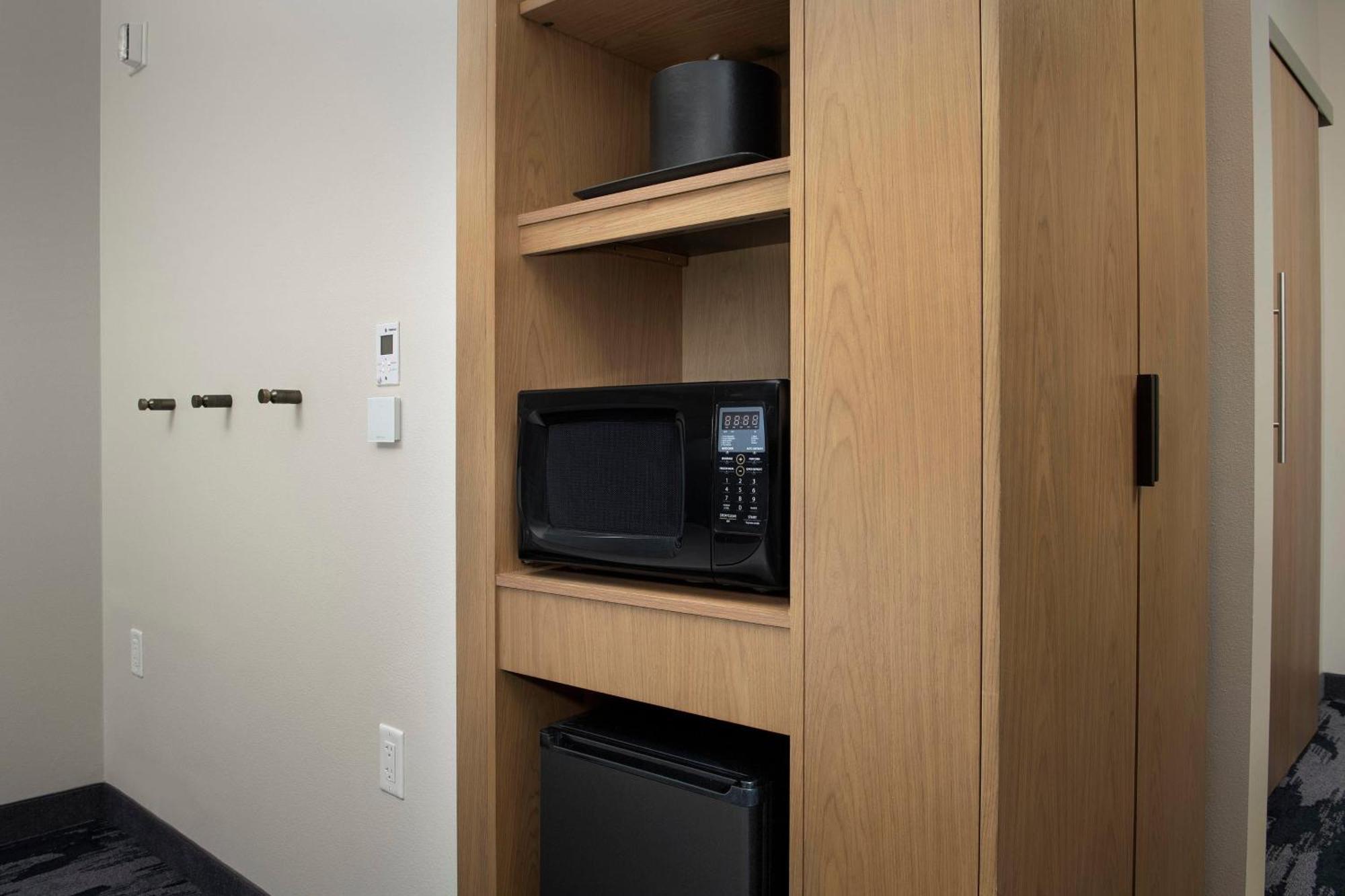 Fairfield Inn & Suites By Marriott Santa Rosa ロナート・パーク エクステリア 写真