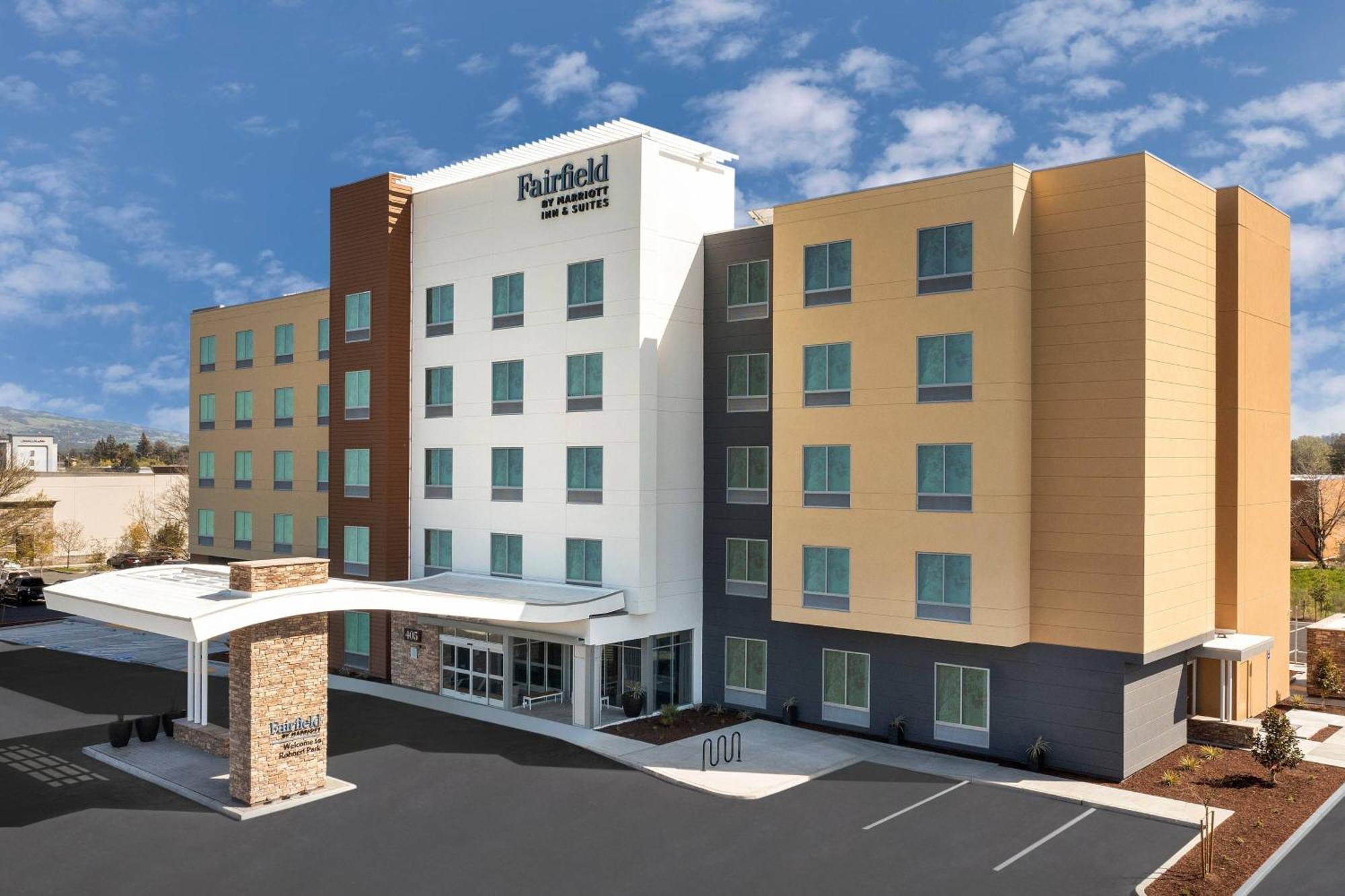 Fairfield Inn & Suites By Marriott Santa Rosa ロナート・パーク エクステリア 写真